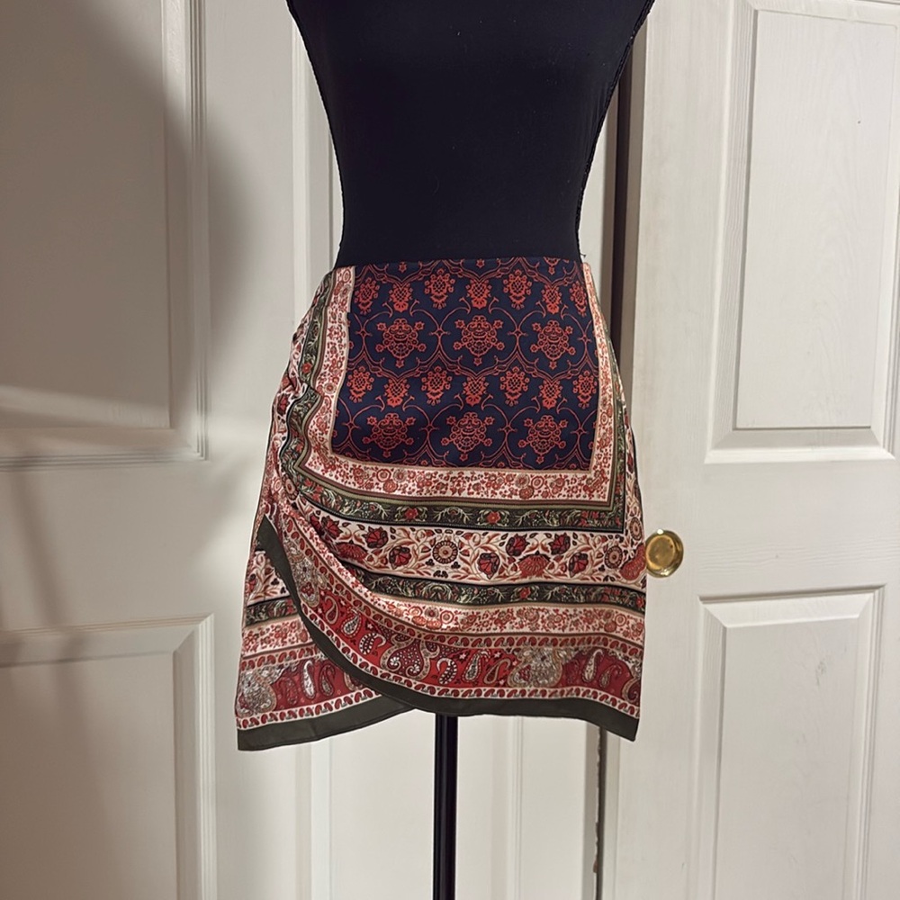 Vici satin mini skirt.